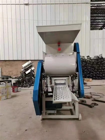 Máquina de descascar amendoim